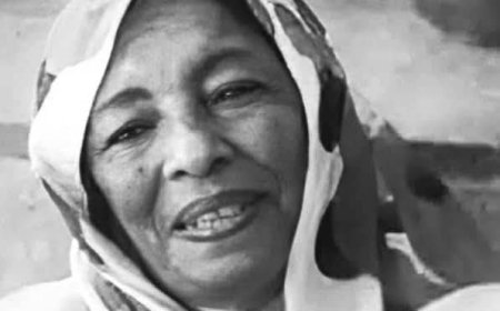 الموت يغيب رائدة العمل النسوي" د .نفيسة أحمد الأمين" 