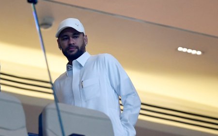 رئيس سانتوس البرازيلي يرحب بعودة نيمار