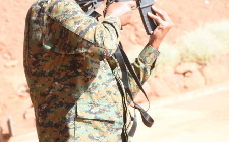 البرهان يتفقد القوات الخاصة 