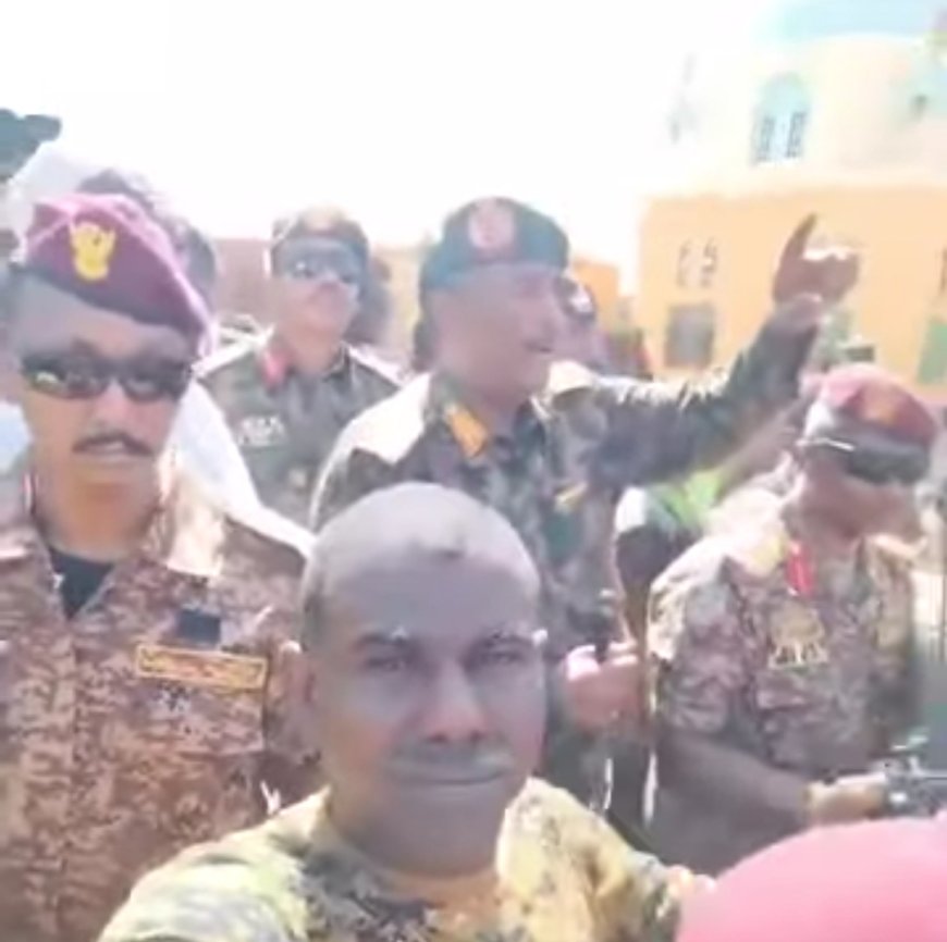 البرهان يصل شرق النيل ويتوعد بسحق التمرد 