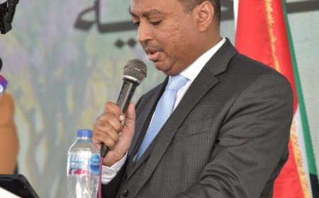نجل الميرغني يدفع بطلب عاجل لرئيس الوزراء 
