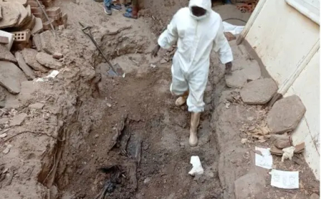 بالصور.. العثور على مقابر جماعية لطلاب ومعلمين بمدني 