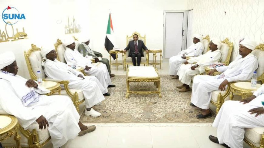 رئيس الوزراء يدعو الإدارات الأهلية للقيام بدور بارز في مشروع حكومة الأمل   