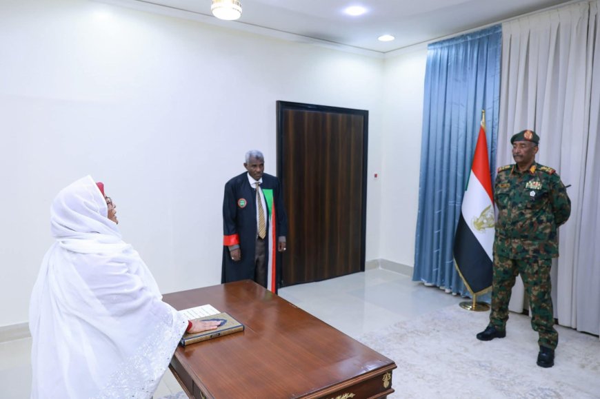 النائب العام تؤدي القسم أمام البرهان 