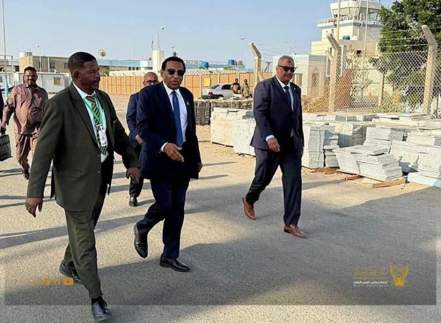 في طريق عودته إلى الخرطوم .. رئيس الوزراء يتفقد مطار بورتسودان    