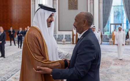 وفد السودان بقيادة البرهان يعزي في وفاة الأمير الشيخ حمد بن خليفة آل ثاني